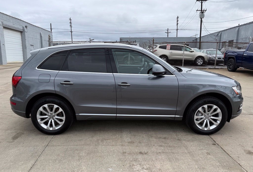 Used 2016 Audi Q5 2.0T Premium Plus w/ Technology Package AWD/4WD image 5