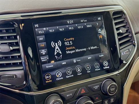 Used 2019 Jeep Grand Cherokee Overland image 30