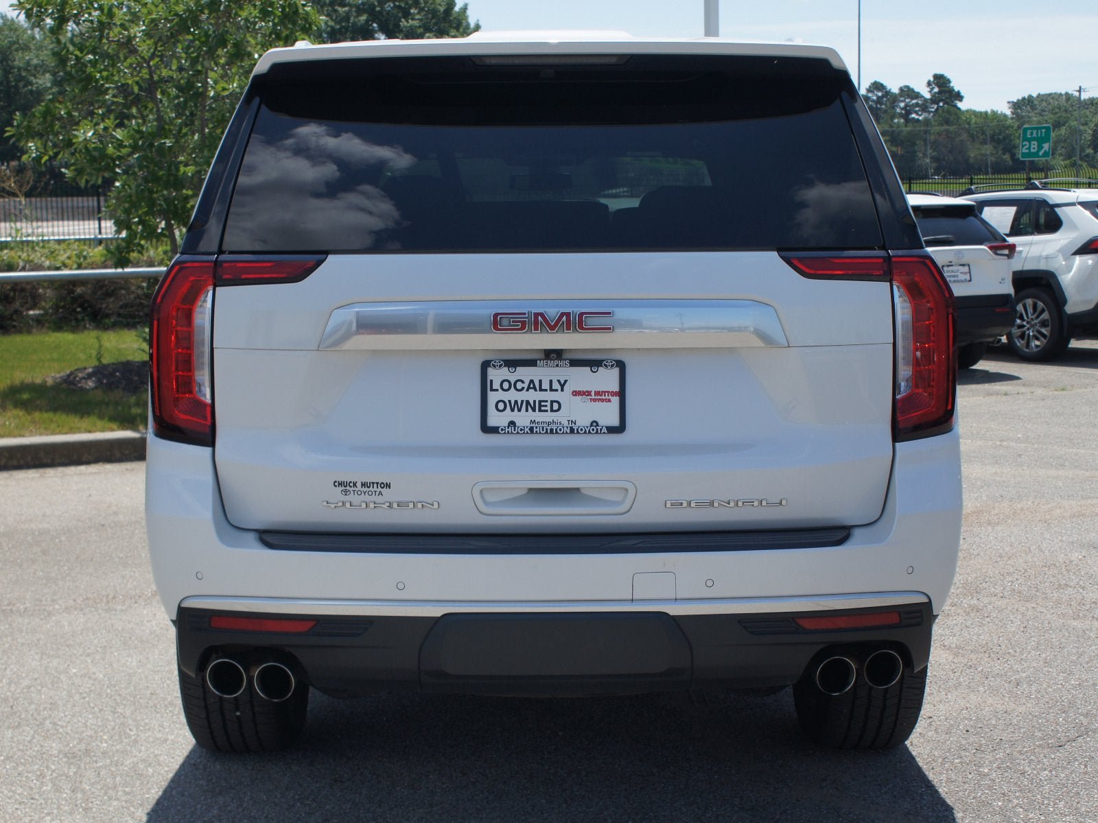 Used 2022 GMC Yukon XL Denali RWD image 3