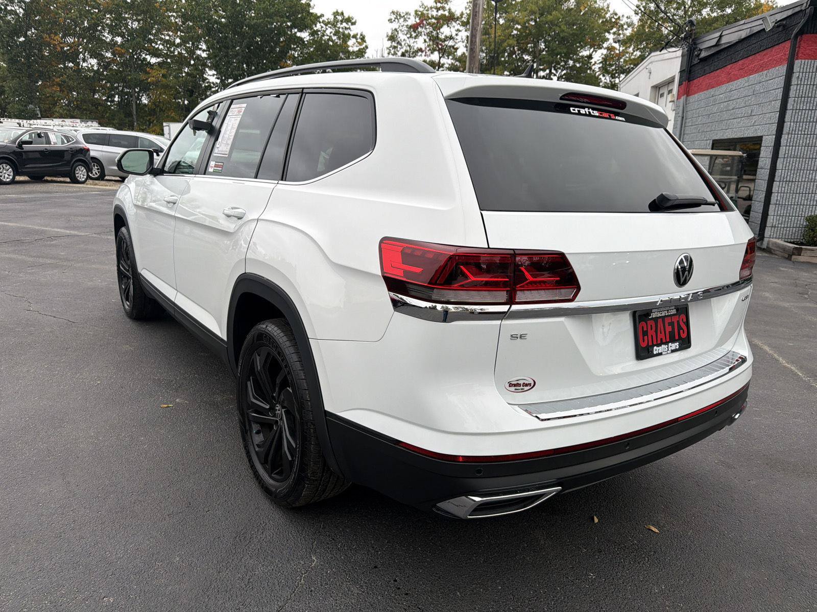Used 2023 Volkswagen Atlas SE w/ Black Wheel Package AWD/4WD image 3