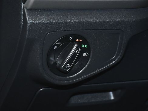 Used 2021 Volkswagen Atlas Cross Sport SEL R-Line image 18