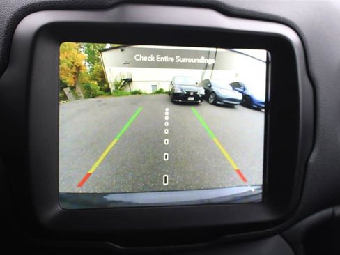 Used 2023 Jeep Renegade Latitude image 17