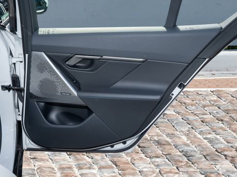 Used 2025 BMW 530i image 14