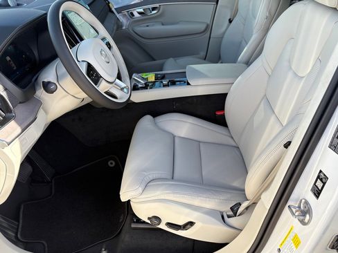 New 2026 Volvo XC90 B6 Ultra w/ Lounge Package image 18