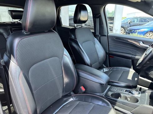 Used 2025 Ford Escape ST-Line FWD image 11