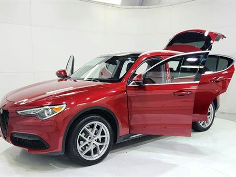 Used 2018 Alfa Romeo Stelvio Ti image 30