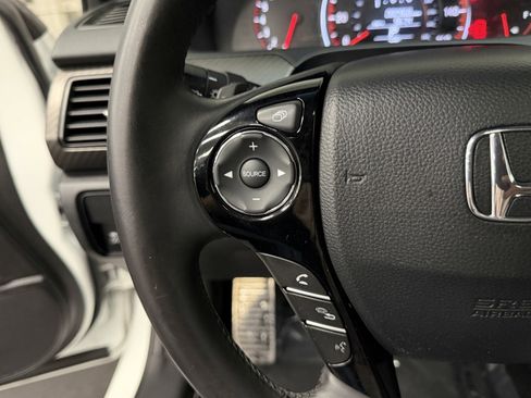 Used 2017 Honda Accord Sport image 26