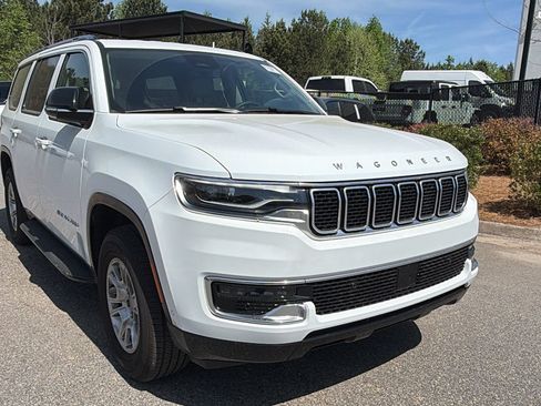 Certified 2024 Jeep Wagoneer 4WD image 5