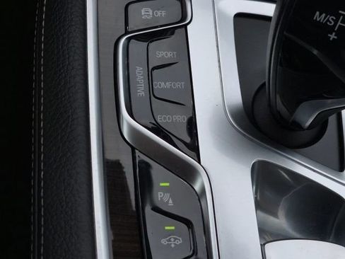 Used 2018 BMW 740i RWD image 32