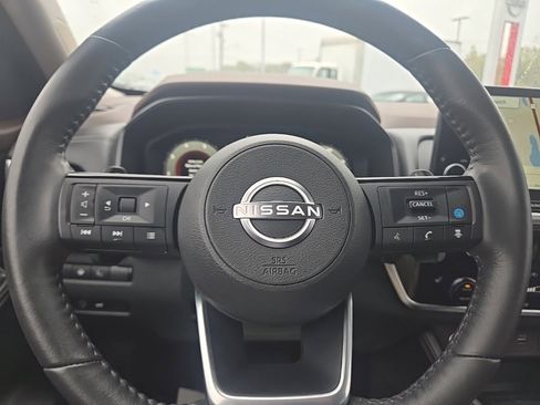 Used 2023 Nissan Rogue Platinum w/ Platinum Premium Package image 15