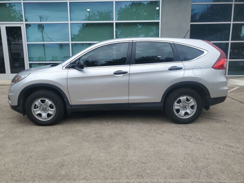 Used 2016 Honda CR-V LX image 3