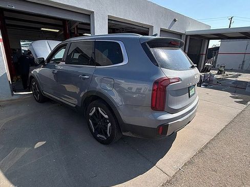 Certified 2025 Kia Telluride S AWD/4WD image 1