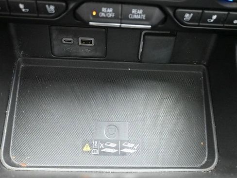 Used 2023 Chevrolet Tahoe Premier image 35