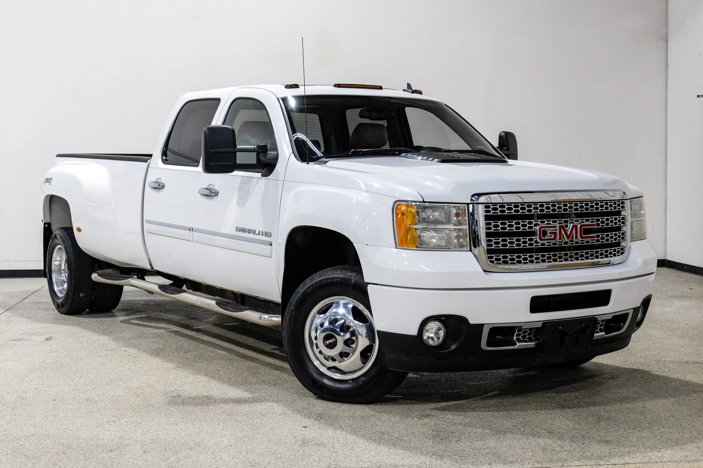 Used 2012 GMC Sierra 3500 Denali AWD/4WD image 4