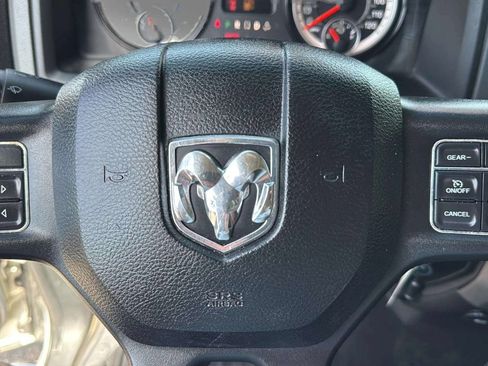 Used 2018 RAM 1500 ST AWD/4WD image 11
