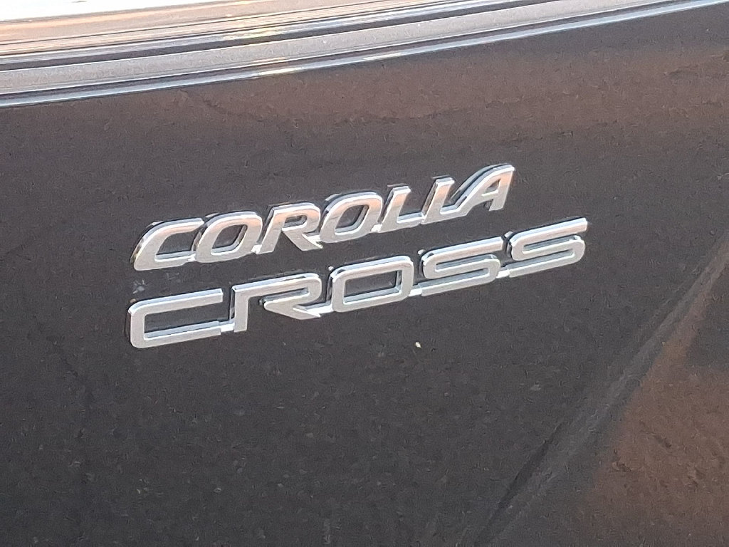Used 2022 Toyota Corolla Cross LE FWD image 30