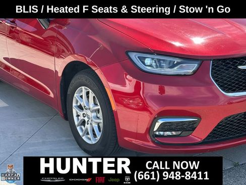 Used 2024 Chrysler Pacifica Touring-L FWD image 43