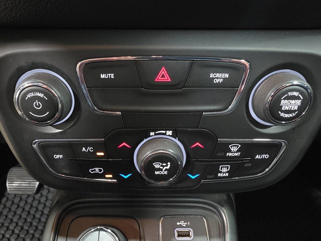 Used 2020 Jeep Compass Trailhawk w/ Leather Interior Group AWD/4WD image 21