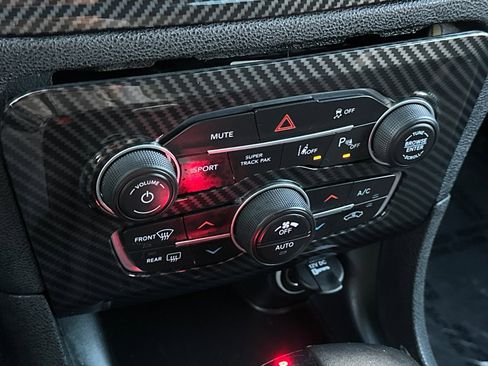 Used 2017 Dodge Charger R/T image 30