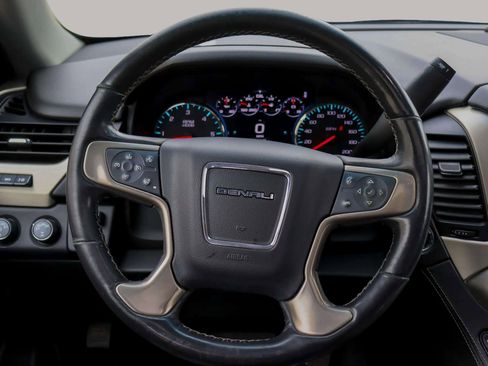 Used 2019 GMC Yukon XL Denali image 22