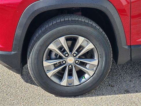 New 2026 Chevrolet Equinox LT w/ Convenience Package II image 8