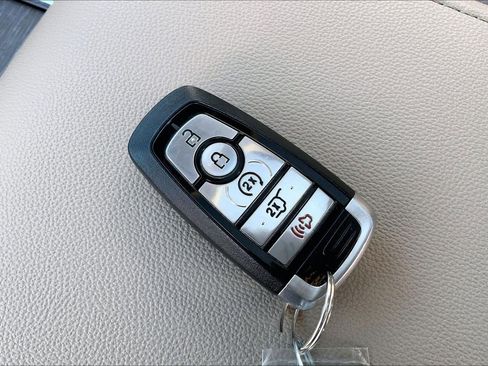Used 2022 Ford Expedition Limited AWD/4WD image 14