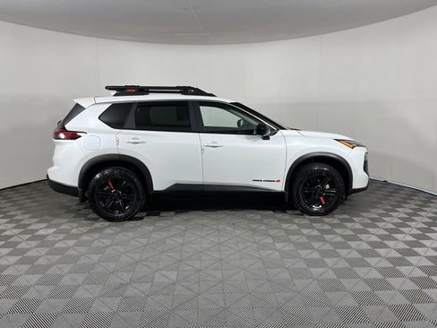 Used 2025 Nissan Rogue SV AWD/4WD image 8