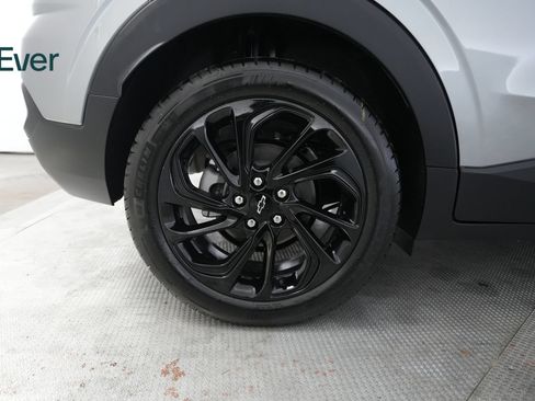 Used 2027 Chevrolet Bolt RS w/ Technology Package FWD image 22