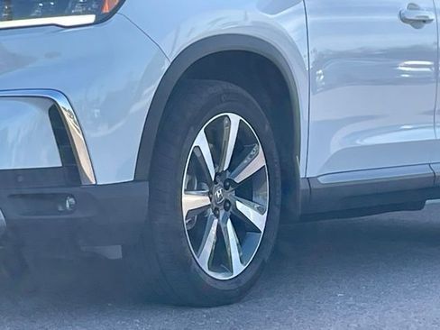 Certified 2025 Honda Pilot Touring image 21
