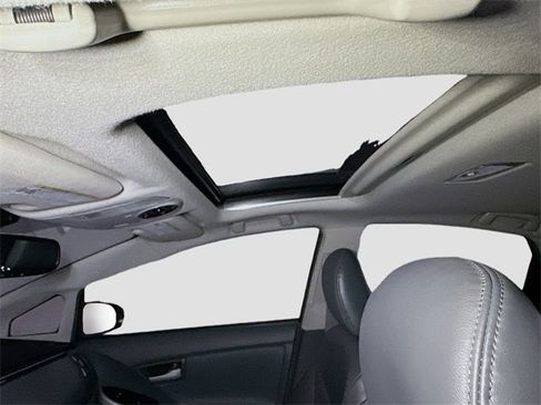 Used 2011 Toyota Prius Four image 21