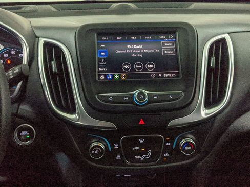Used 2020 Chevrolet Equinox LT FWD image 29