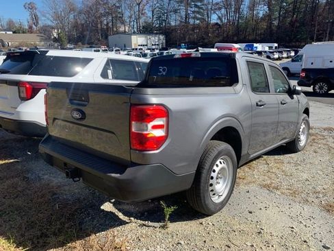 New 2025 Ford Maverick XL image 24