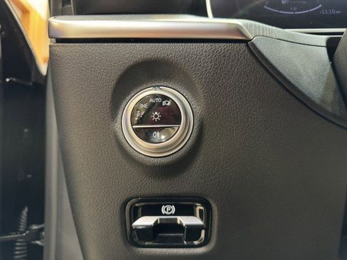 Certified 2025 Mercedes-Benz C 300 Sedan image 17