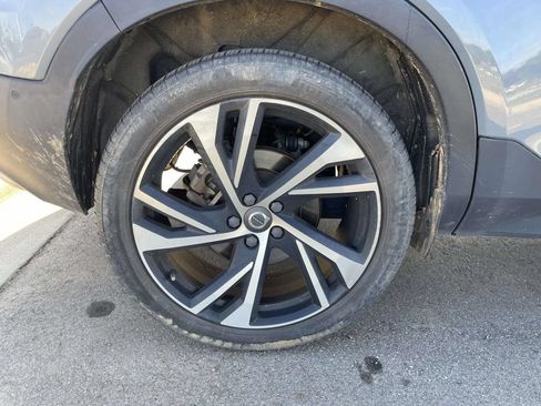 Used 2020 Volvo XC40 T5 R-Design AWD/4WD image 5