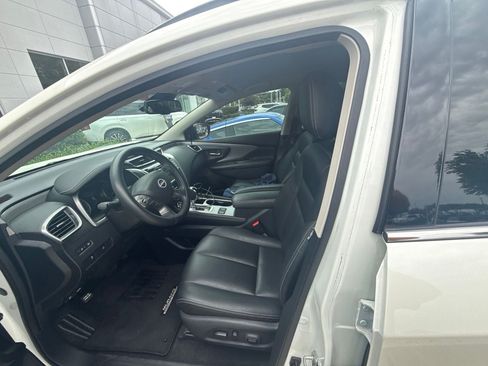 Used 2023 Nissan Murano SV w/ SV Midnight Edition Package FWD image 3