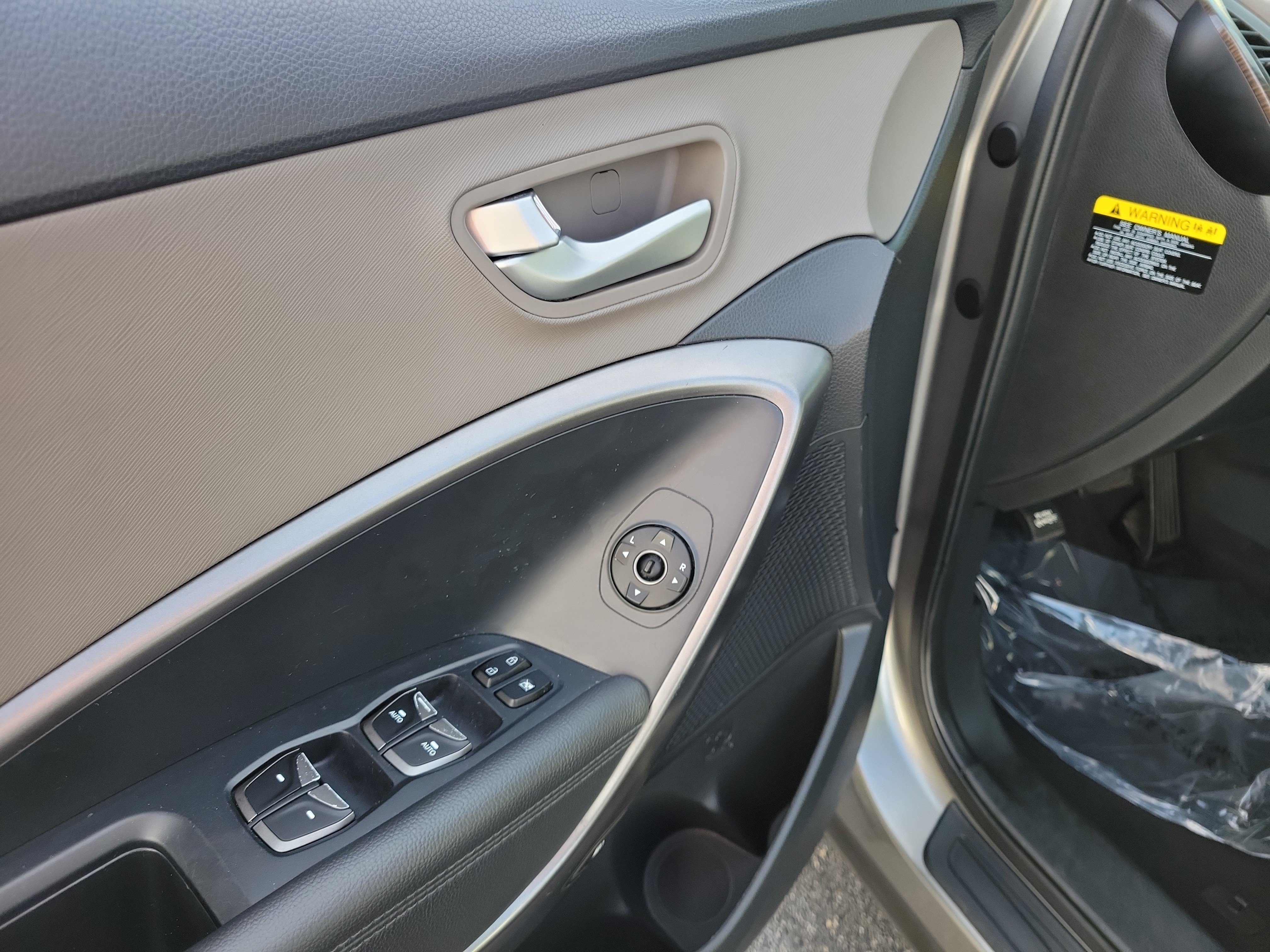 Used 2018 Hyundai Santa Fe Sport w/ 2.4L Value Package 02 FWD image 18