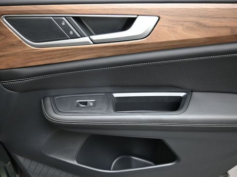 New 2026 Volkswagen Atlas SE image 11