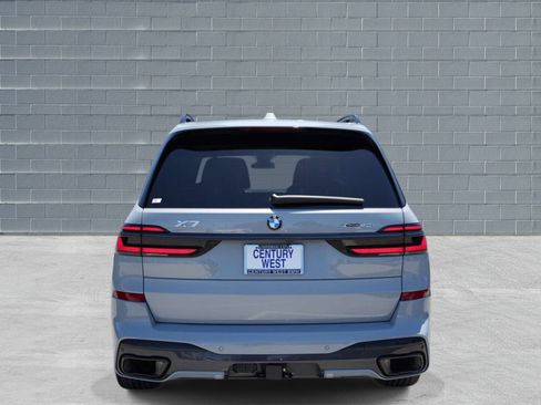 Used 2024 BMW X7 xDrive40i w/ M Sport Package AWD/4WD image 4