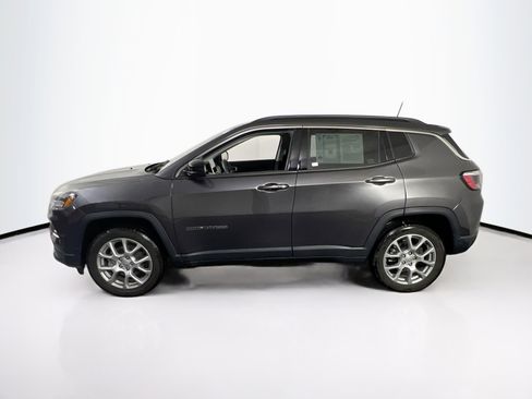 Used 2022 Jeep Compass Latitude w/ Sun and Sound Group image 8