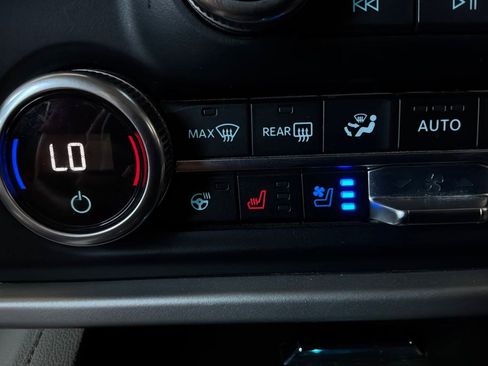 Used 2024 Ford Expedition Limited RWD image 43