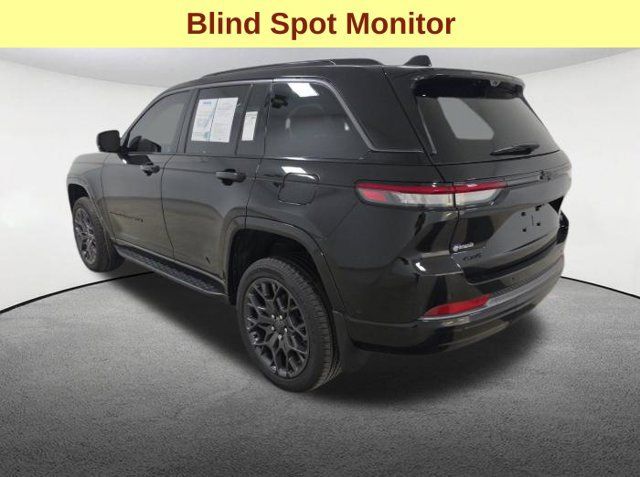 Used 2026 Jeep Grand Cherokee Summit w/ Obsidian Package AWD/4WD image 7