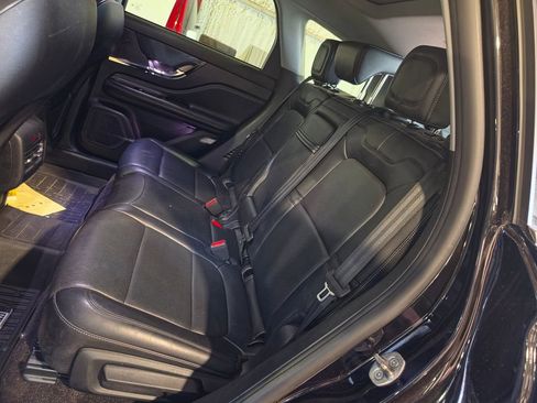 Used 2022 Lincoln Corsair AWD w/ Premium Package image 7