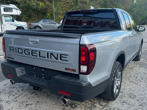 Used 2025 Honda Ridgeline TrailSport image 7
