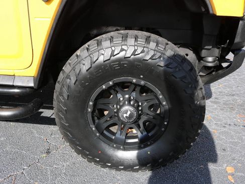 Used 2003 HUMMER H2 Base 4dr 4WD SUV w/ Preferred Equipment Group image 7