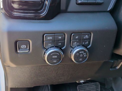 New 2026 GMC Sierra 2500 AT4 w/ AT4 Premium Plus Package image 16