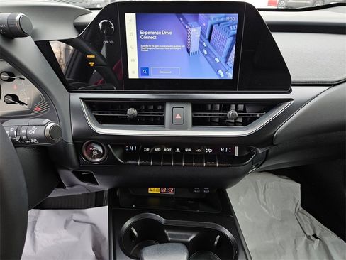 Used 2024 Lexus UX 250h 250h Premium image 15