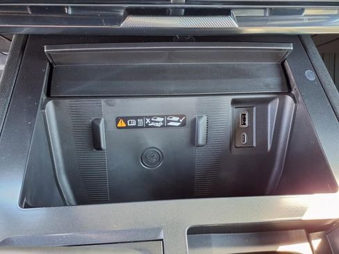 New 2026 GMC Hummer EV 4x4 Crew Cab image 8