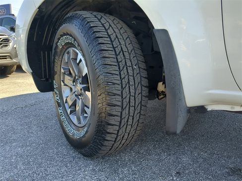 Used 2016 Nissan Frontier PRO-4X w/ Pro-4x Luxury Package image 36