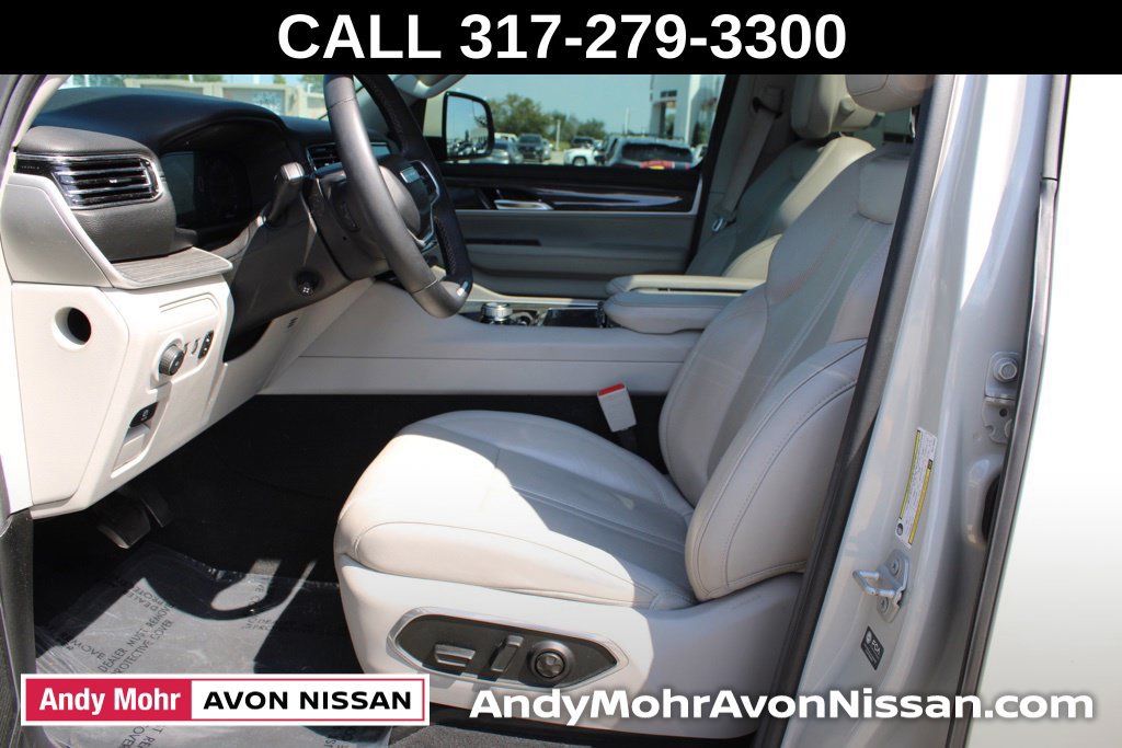 Used 2022 Jeep Wagoneer Series II w/ Premium Group I AWD/4WD image 15