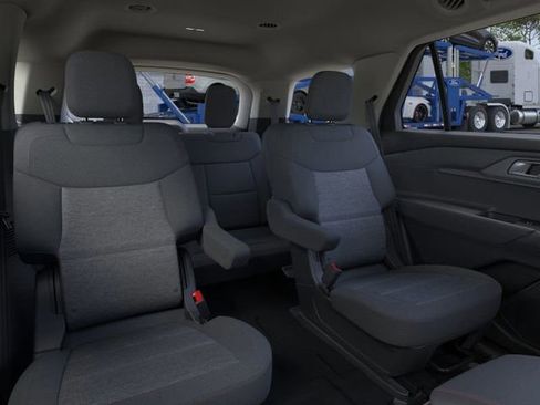 New 2026 Ford Explorer Active RWD image 13